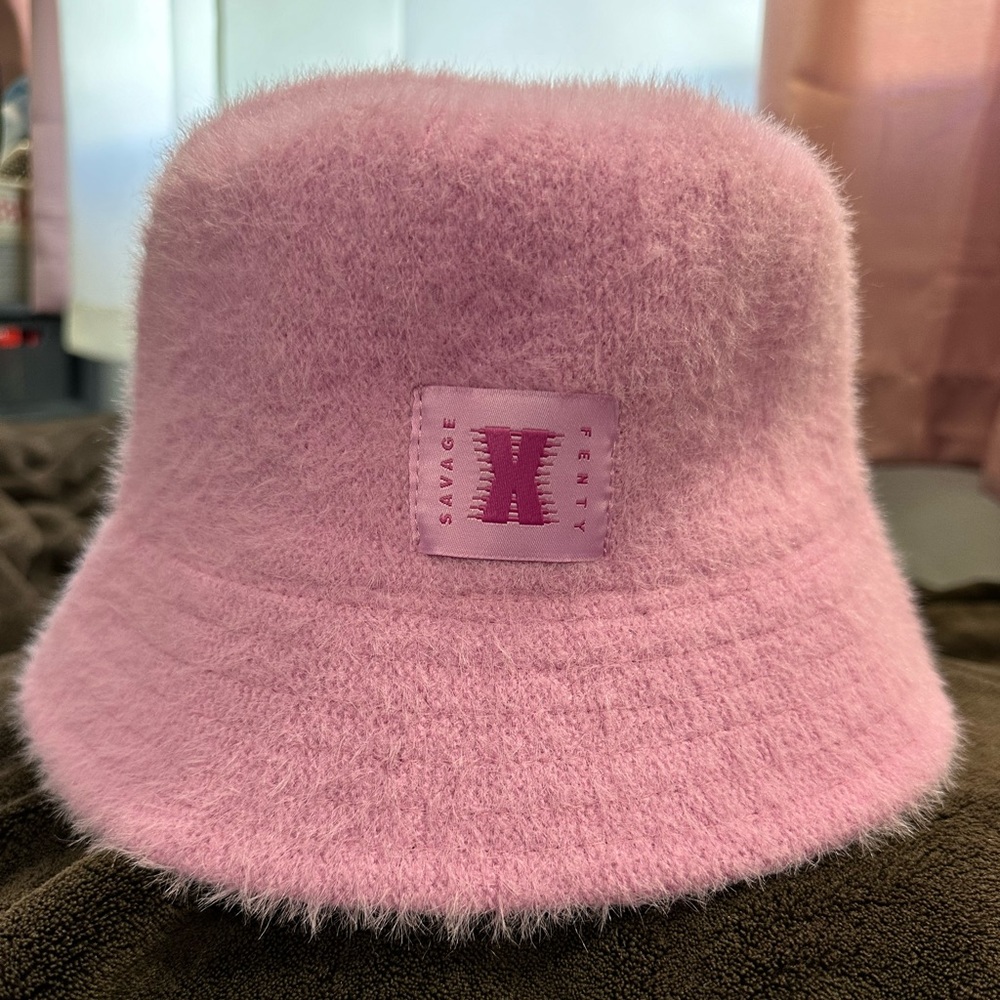 Savage X Fenty bucket hat